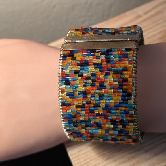 1 5/8" Wide Rigid Wired Seed Bead Clamper Style Gold Tone Bangle Bracelet - Picture 2 of 5